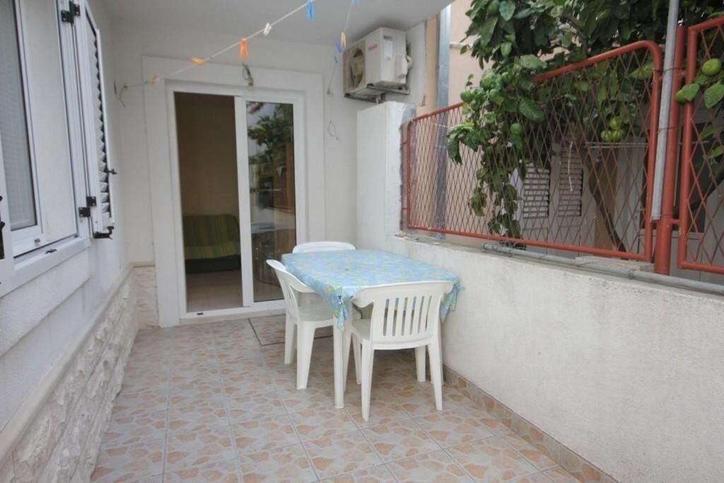 Apartments Zoki - Great Location Close To The Sea فيس المظهر الخارجي الصورة