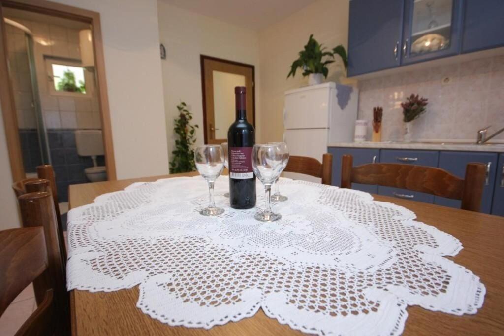 Apartments Zoki - Great Location Close To The Sea فيس المظهر الخارجي الصورة