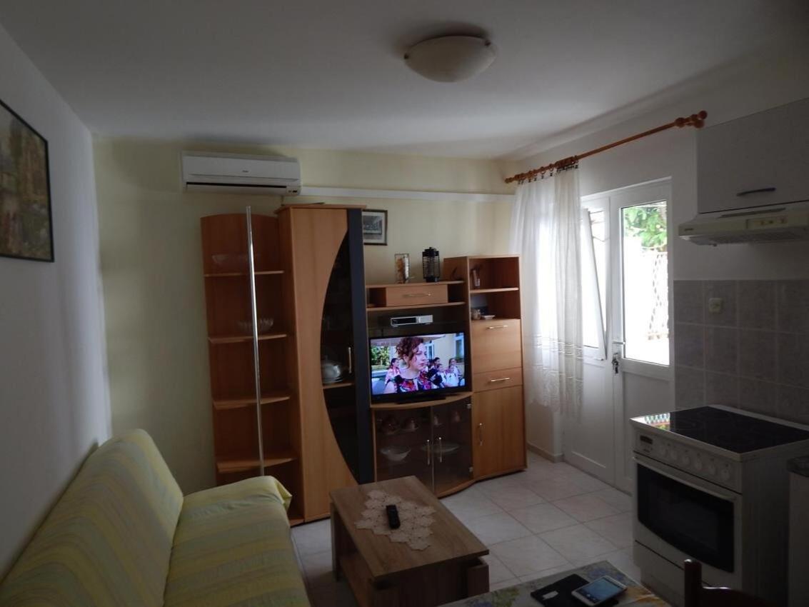 Apartments Zoki - Great Location Close To The Sea فيس المظهر الخارجي الصورة